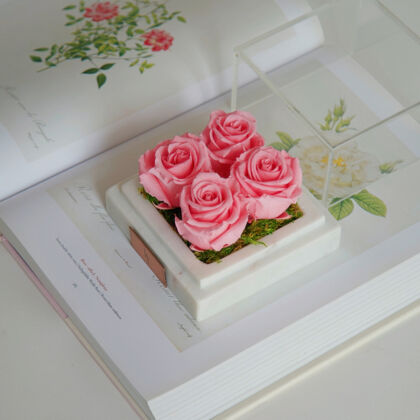 Infinity Roses Collection, long-lasting Valentines Roses for Valentine's Day.